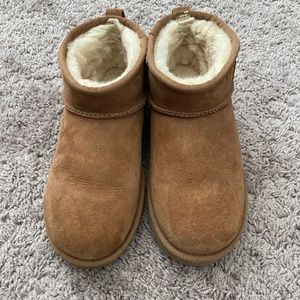 UGG ultra mini classic